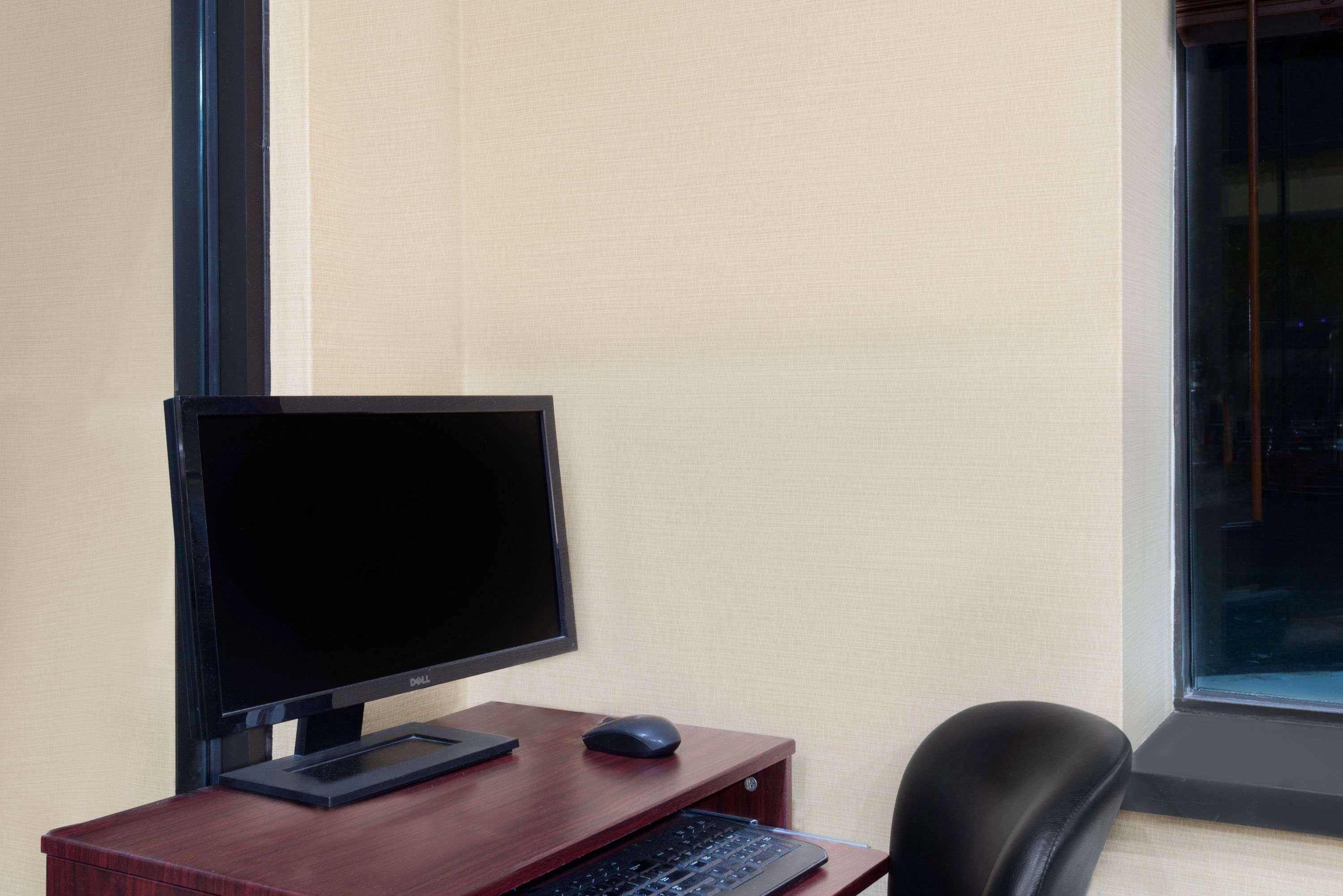 Days Inn By Wyndham Geneva/Finger Lakes Bagian luar foto